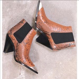 ✨Isabel Marant Lemsey boots in Cognac✨